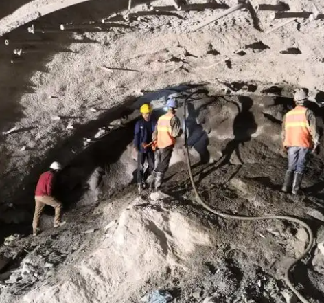 宁夏拱顶带模注浆料的施工流程及注意事项